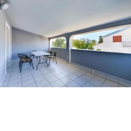 Beautiful apartment LEUT close to the sandy beach