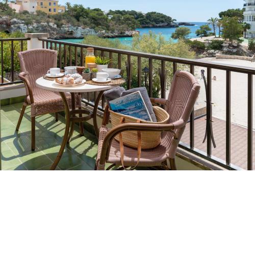 Beautiful apartment Marina I on the beach with sea views!