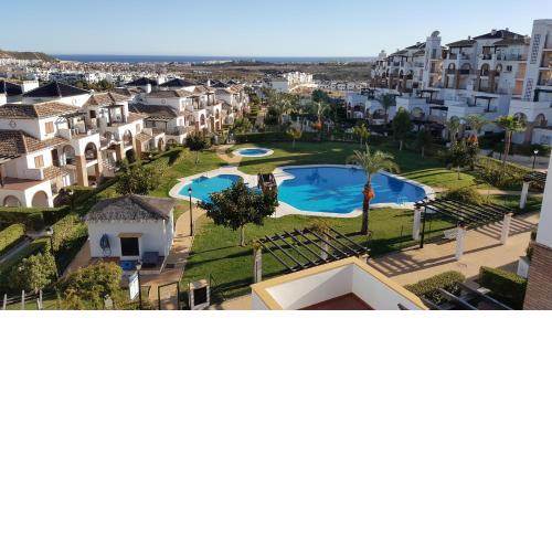 Beautiful apartment, sea view, 2 bedrooms, 2 terraces all year round sun, WIFI