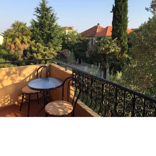 Beautiful apartments with balcony and garden - BnM 2