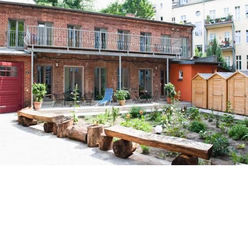 Beautiful Backyard Remise
