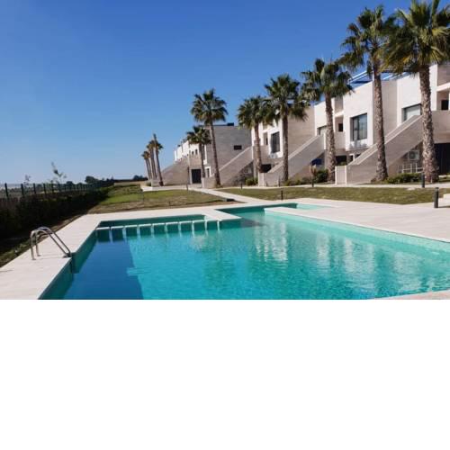 Beautiful brand new apt near sea and golf