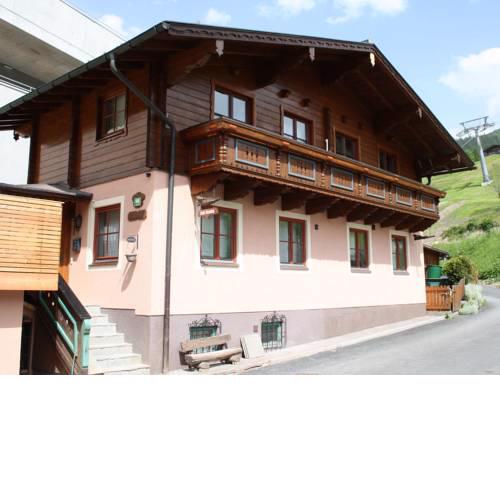 Beautiful Chalet in Dienten am Hochkönig near Forest