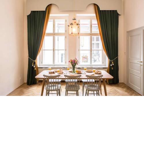 Beautiful, Designer & Central - Perfect location!