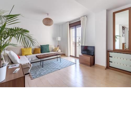 Beautiful Duplex-City Center. Parking by the house