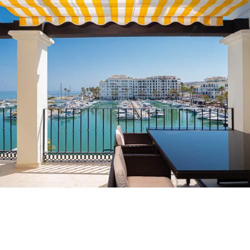 Beautiful Duquesa Harbour apt 2001