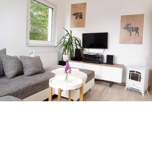Beautiful Holiday Home *Balcony & Garden*