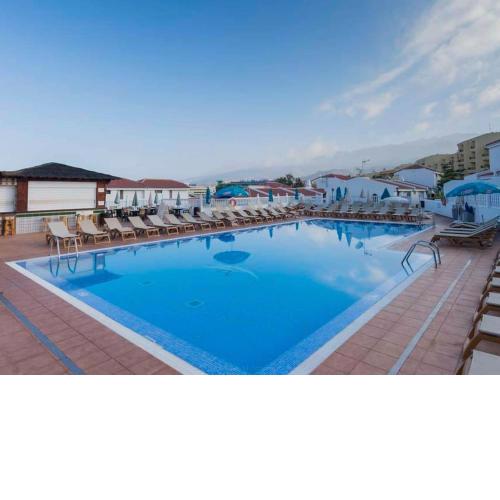 Beautiful Holiday Home in Adeje with Swimming Pool