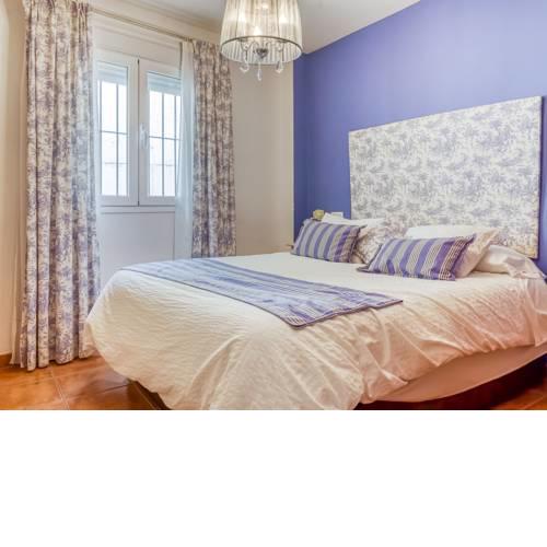 Beautiful Holiday Home in Benamahoma with Fireplace