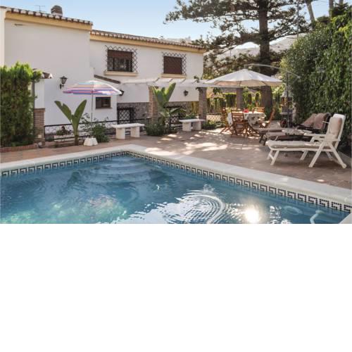 Beautiful home in Almuñécar w/ Outdoor swimming pool, WiFi and 4 Bedrooms