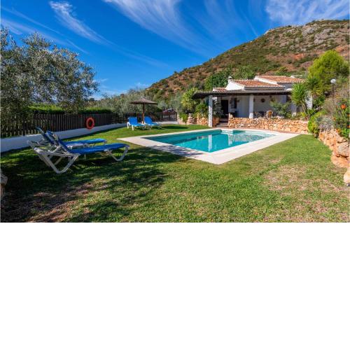 Beautiful home in Alora with Outdoor swimming pool, Private swimming pool and 2 Bedrooms