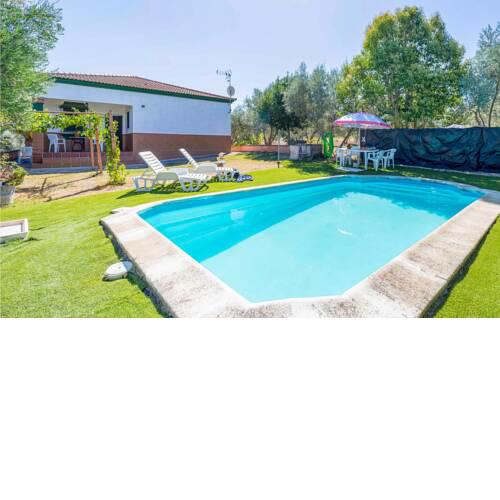 Beautiful home in Arriate with Outdoor swimming pool, WiFi and 3 Bedrooms