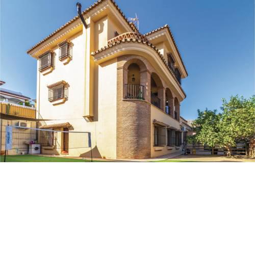 Beautiful home in Benalmadena w/ Outdoor swimming pool, Outdoor swimming pool and 5 Bedrooms