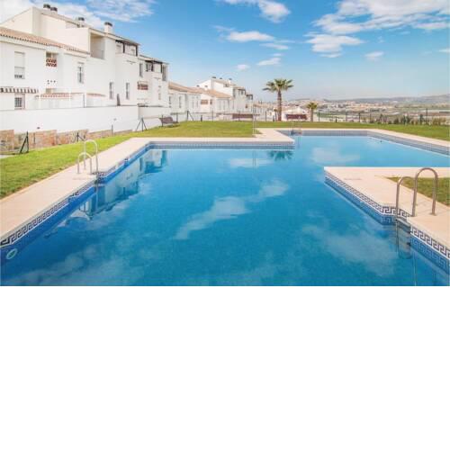 Beautiful home in Caleta de Velez w/ WiFi, Outdoor swimming pool and 2 Bedrooms