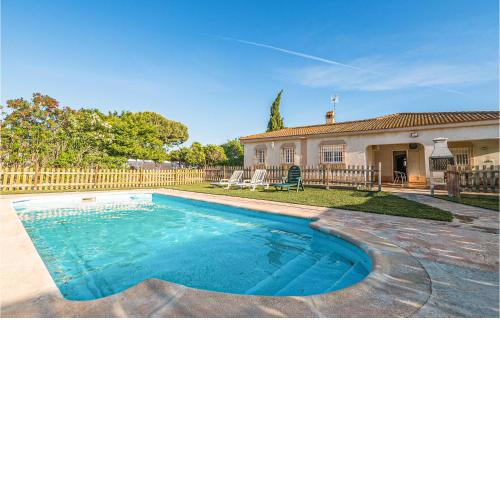 Beautiful home in Chiclana de la Fronter with Outdoor swimming pool, WiFi and Private swimming pool