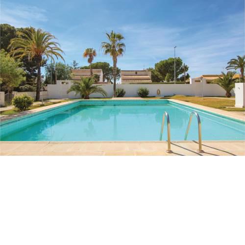 Beautiful home in El Campello w/ WiFi, Outdoor swimming pool and 3 Bedrooms
