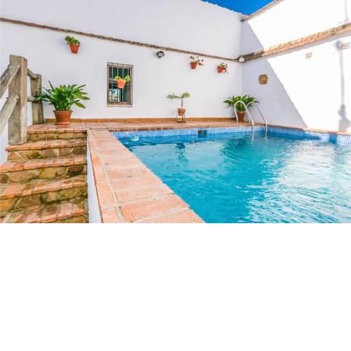 Beautiful home in Hornachuelos w/ Outdoor swimming pool, WiFi and 3 Bedrooms