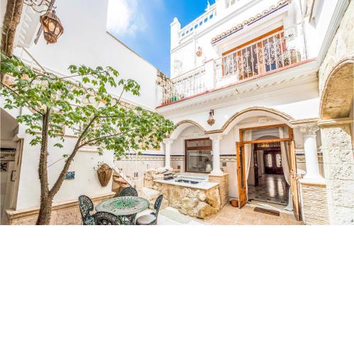 Beautiful home in La Font d'en Carròs with Jacuzzi, WiFi and 3 Bedrooms