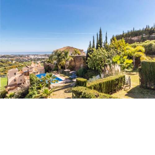 Beautiful home in Marbella with Outdoor swimming pool, WiFi and 3 Bedrooms