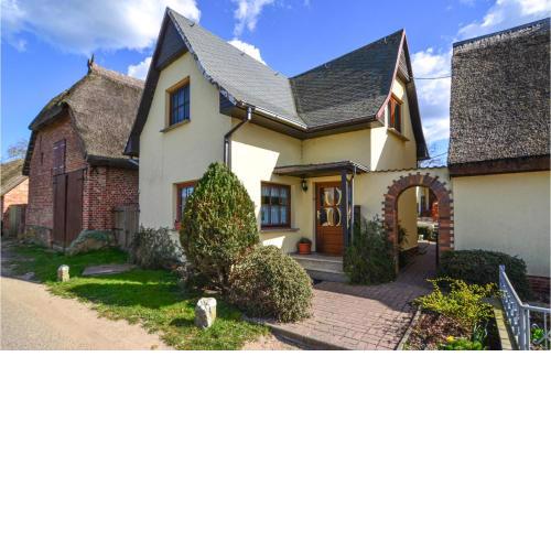 Beautiful home in Mariendorf with WiFi and 2 Bedrooms