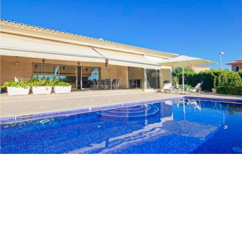 Beautiful home in Marraxinet with WiFi, Outdoor swimming pool and 4 Bedrooms