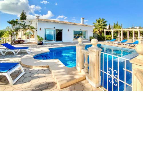 Beautiful home in Media Luna with WiFi, Outdoor swimming pool and 3 Bedrooms