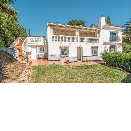 Beautiful home in Mijas with Outdoor swimming pool, WiFi and Private swimming pool