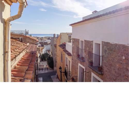 Beautiful home in Oropesa del Mar w/ 5 Bedrooms