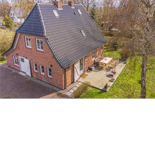 Beautiful home in Osterhever with WiFi and 4 Bedrooms