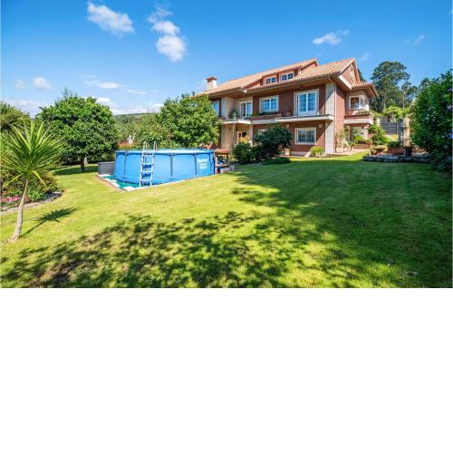 Beautiful home in Redondela with WiFi, Swimming pool and 3 Bedrooms