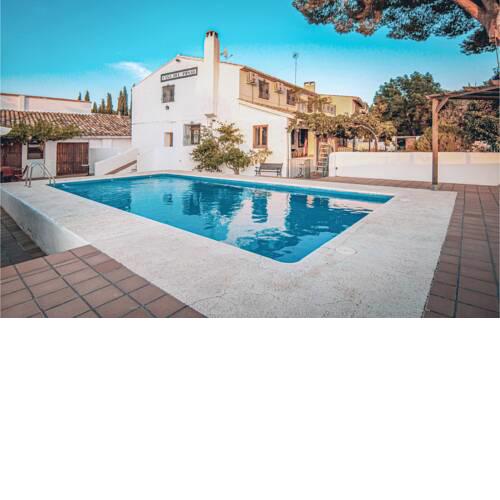 Beautiful home in Valencia with Outdoor swimming pool and 4 Bedrooms