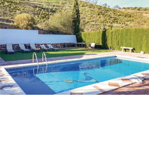 Beautiful home in Villanueva de la Conc. w/ Outdoor swimming pool, WiFi and 3 Bedrooms