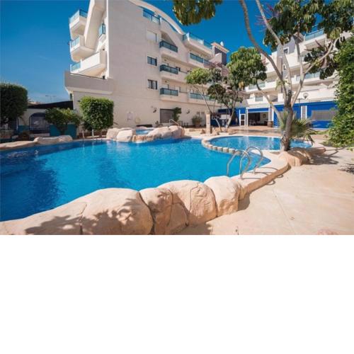 Beautiful location in Orihuela-Costa at Playamarina II with a private roof terrace, two balconies and brand new air conditioning