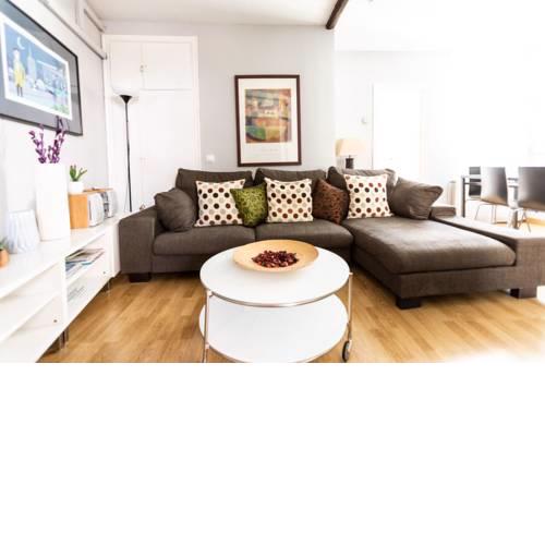 Beautiful Madrid Central Apartment for 6