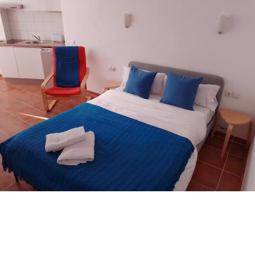 Beautiful Maite Studio Apartment by the Beach