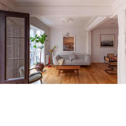 Beautiful new apartment in town centre