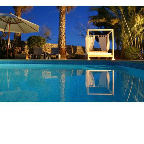 Beautiful newly renovated rustic country house with pool