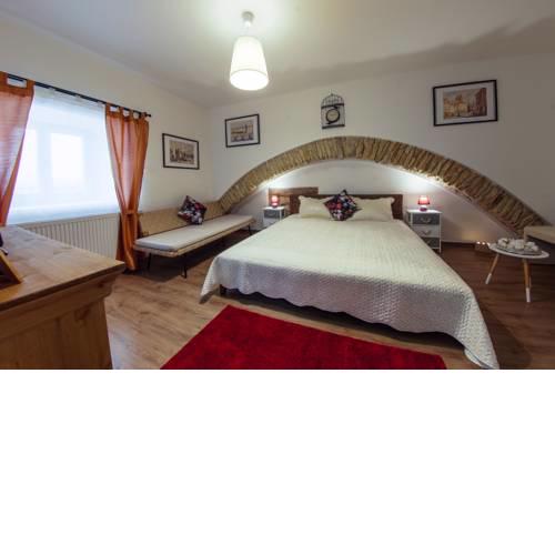 Beautiful Old Town Apartment