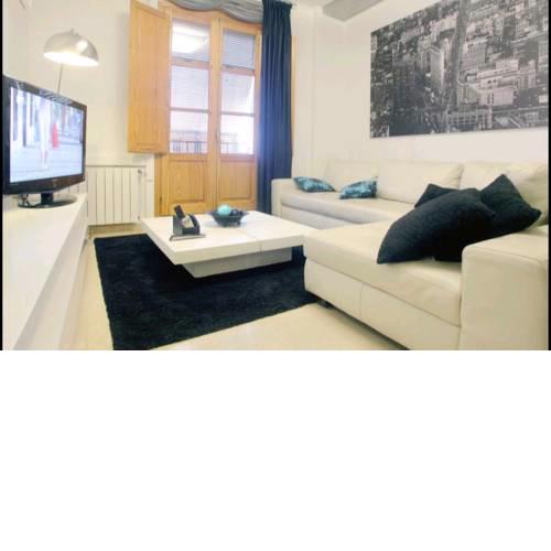 Beautiful Old Town Parking Wifi AC Heating Apartment
