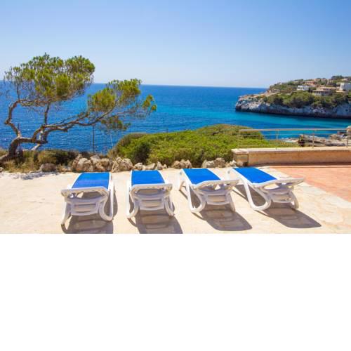 Beautiful private villa on the sea