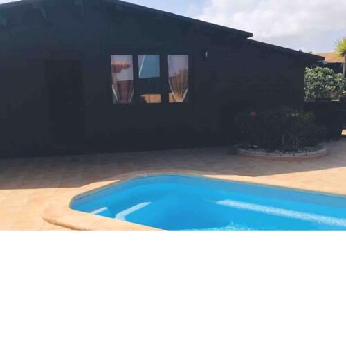Beautiful Studio Chalet in Corralejo with pool