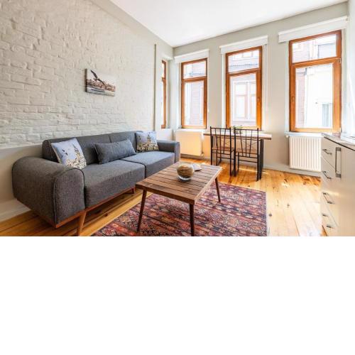 Beautiful Vibrant Cozy 1bed Home W Balcony! #298