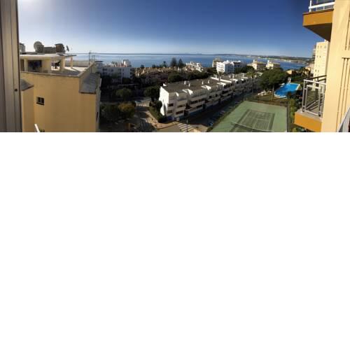 Beautiful views and close to beaches, bars and restaurants!
