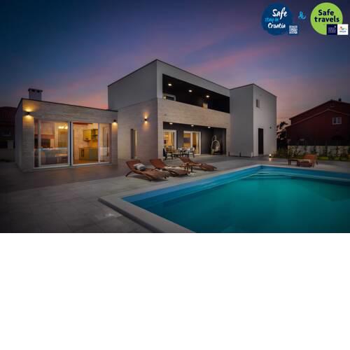 Beautiful Villa Katarina Privlaka, with a Pool
