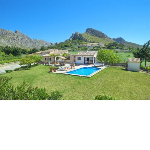 Beautiful Villa Moya with Great Views
