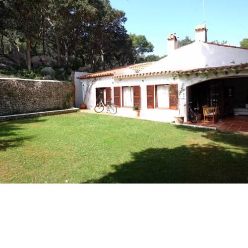 Beautiful villa with private pool, garden & forest