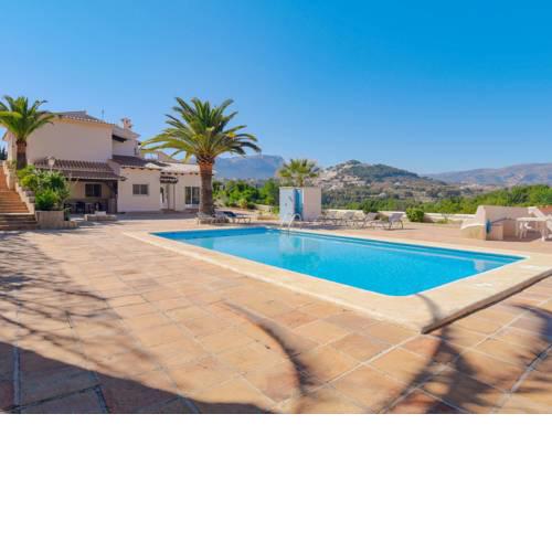 Beautiful Villa with Private Pool near Sea in Calpe