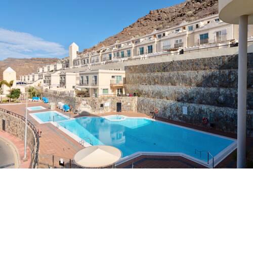 Beautifull and modern apartment with pool access