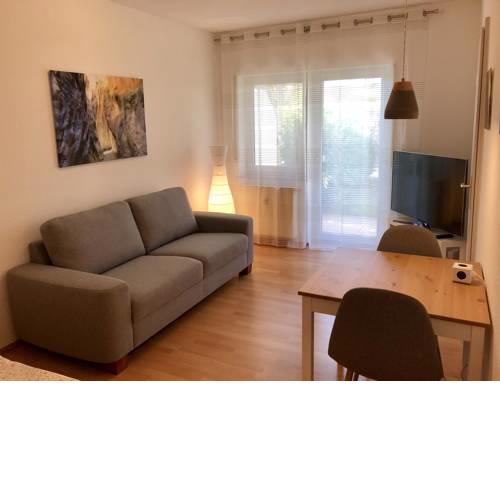 Bed & Kitchen