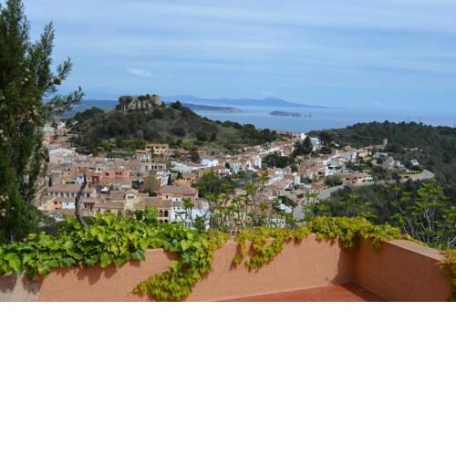Begur Apartment Sleeps 6 with Air Con and WiFi